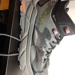 Hoka tennis shoes size 8.5 good condition